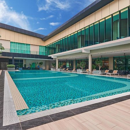 Four Points By Sheraton Десару Екстериор снимка