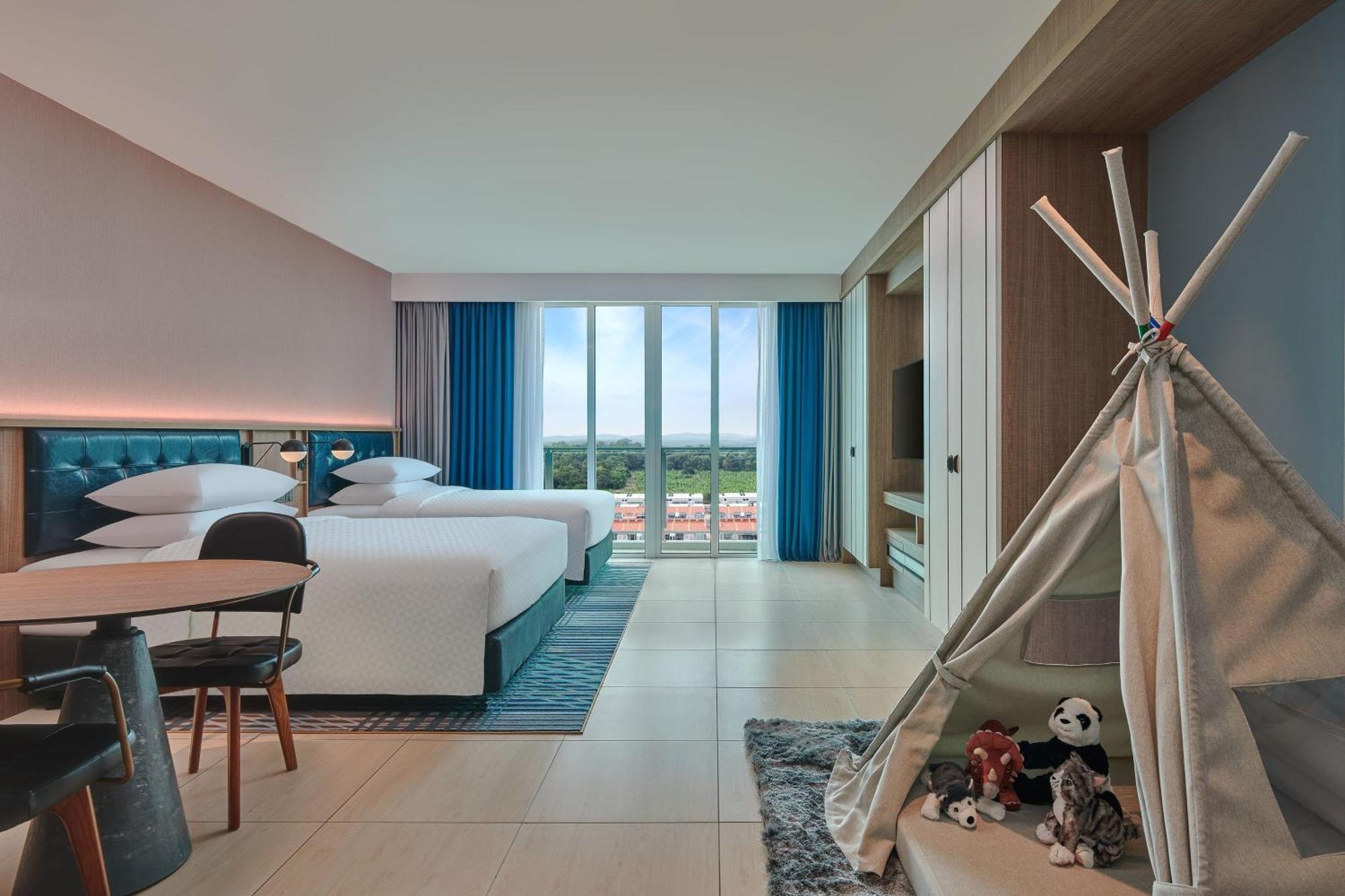 Four Points By Sheraton Десару Екстериор снимка