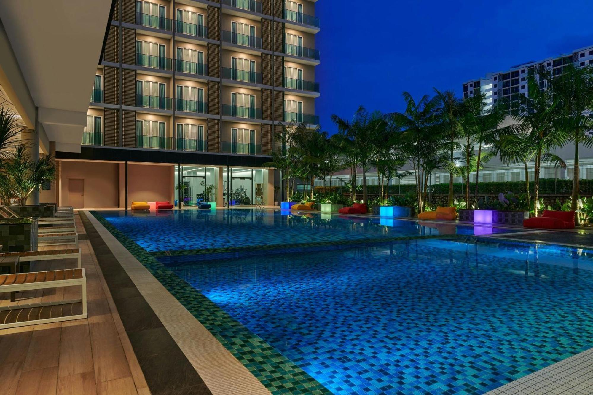 Four Points By Sheraton Десару Екстериор снимка